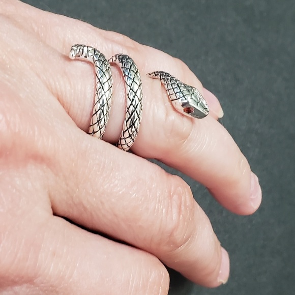 Jewelry - Silver plated snake wrap ring